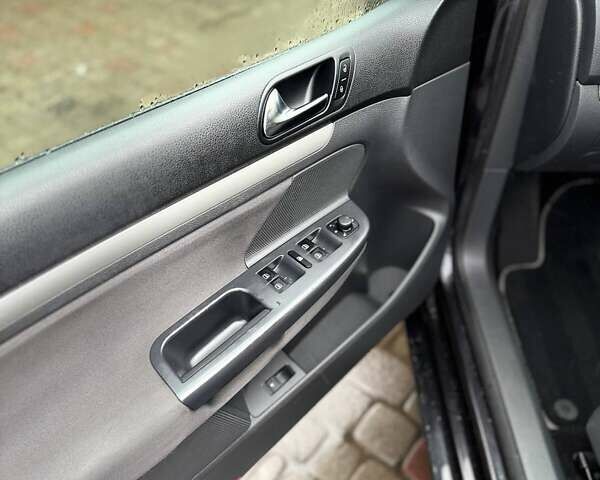 Чорний Фольксваген Гольф, об'ємом двигуна 1.6 л та пробігом 208 тис. км за 5950 $, фото 6 на Automoto.ua