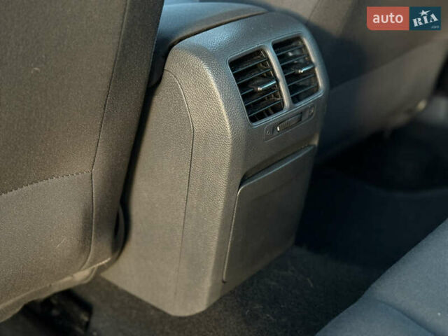 Черный Фольксваген Гольф, объемом двигателя 1.4 л и пробегом 211 тыс. км за 5690 $, фото 61 на Automoto.ua