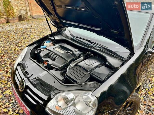 Черный Фольксваген Гольф, объемом двигателя 1.6 л и пробегом 215 тыс. км за 6300 $, фото 52 на Automoto.ua