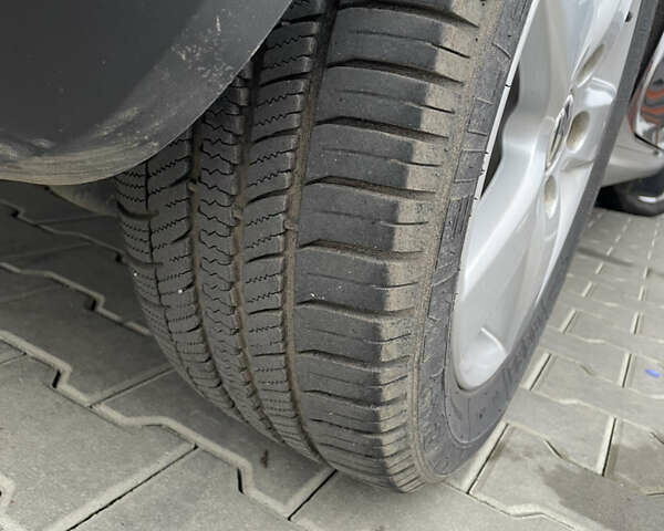 Черный Фольксваген Гольф, объемом двигателя 1.6 л и пробегом 202 тыс. км за 6600 $, фото 17 на Automoto.ua