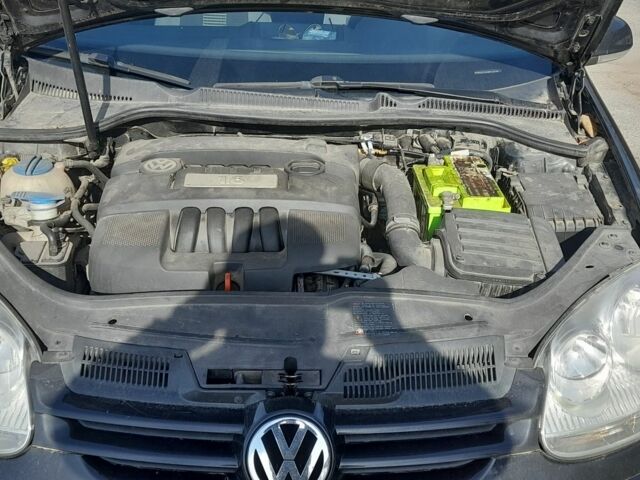 Черный Фольксваген Гольф, объемом двигателя 1.6 л и пробегом 175 тыс. км за 6700 $, фото 5 на Automoto.ua