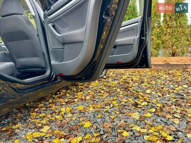 Черный Фольксваген Гольф, объемом двигателя 1.6 л и пробегом 215 тыс. км за 6300 $, фото 45 на Automoto.ua