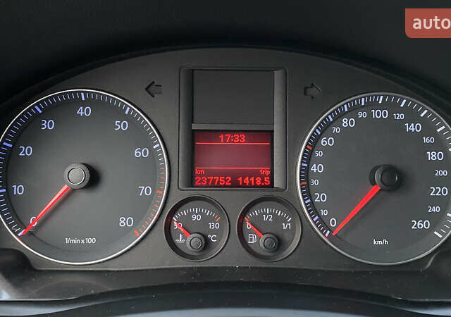 Черный Фольксваген Гольф, объемом двигателя 1.6 л и пробегом 237 тыс. км за 6000 $, фото 8 на Automoto.ua