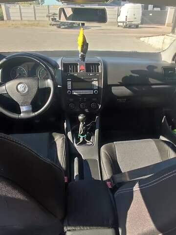 Черный Фольксваген Гольф, объемом двигателя 1.6 л и пробегом 280 тыс. км за 6300 $, фото 2 на Automoto.ua