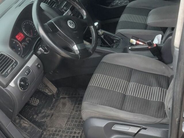 Черный Фольксваген Гольф, объемом двигателя 0 л и пробегом 324 тыс. км за 4400 $, фото 6 на Automoto.ua