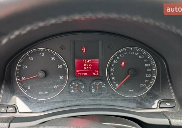 Черный Фольксваген Гольф, объемом двигателя 1.6 л и пробегом 178 тыс. км за 5950 $, фото 9 на Automoto.ua