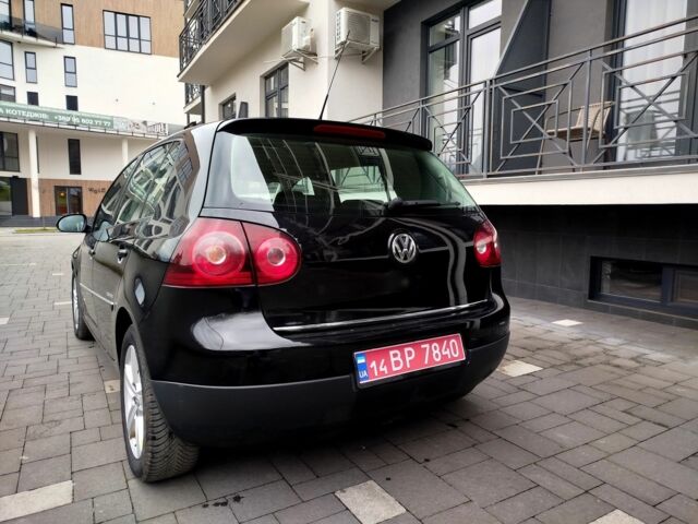 Черный Фольксваген Гольф, объемом двигателя 1 л и пробегом 230 тыс. км за 5850 $, фото 5 на Automoto.ua