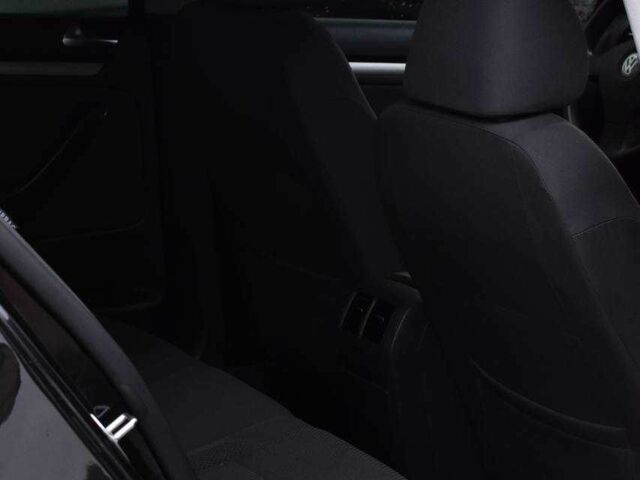 Черный Фольксваген Гольф, объемом двигателя 1.6 л и пробегом 223 тыс. км за 6999 $, фото 17 на Automoto.ua