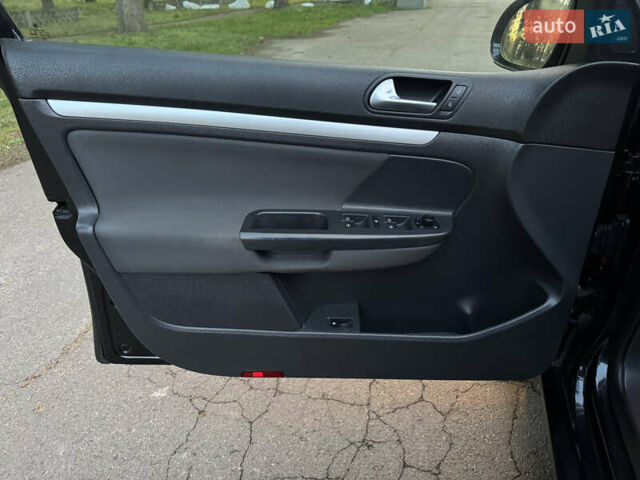 Чорний Фольксваген Гольф, об'ємом двигуна 1.6 л та пробігом 203 тис. км за 6600 $, фото 15 на Automoto.ua