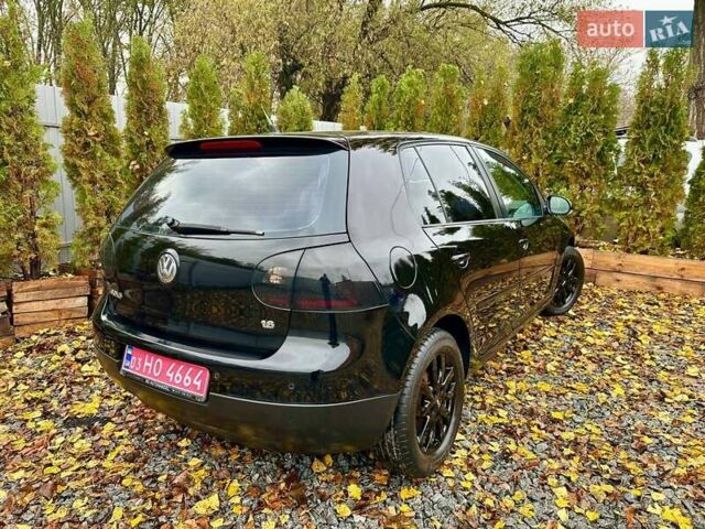 Черный Фольксваген Гольф, объемом двигателя 1.6 л и пробегом 215 тыс. км за 6300 $, фото 128 на Automoto.ua