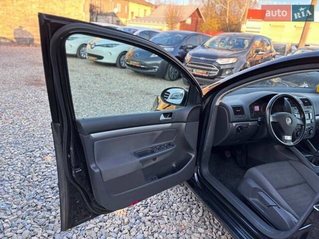 Чорний Фольксваген Гольф, об'ємом двигуна 1.6 л та пробігом 198 тис. км за 6999 $, фото 13 на Automoto.ua
