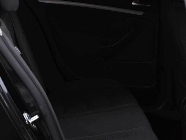 Черный Фольксваген Гольф, объемом двигателя 1.6 л и пробегом 223 тыс. км за 6999 $, фото 16 на Automoto.ua