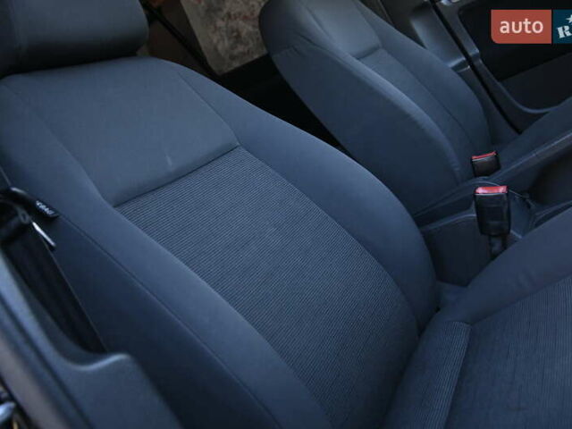 Чорний Фольксваген Гольф, об'ємом двигуна 1.4 л та пробігом 212 тис. км за 5555 $, фото 29 на Automoto.ua