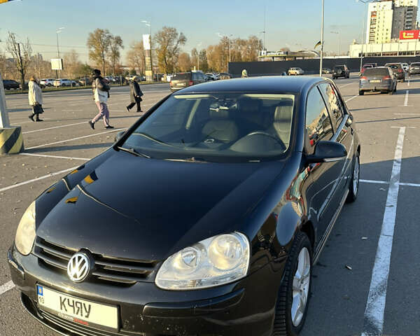 Черный Фольксваген Гольф, объемом двигателя 1.6 л и пробегом 300 тыс. км за 5299 $, фото 1 на Automoto.ua