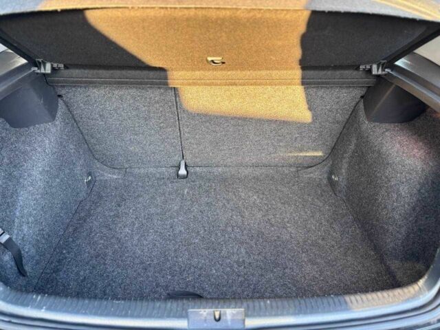 Черный Фольксваген Гольф, объемом двигателя 1.6 л и пробегом 198 тыс. км за 6999 $, фото 17 на Automoto.ua