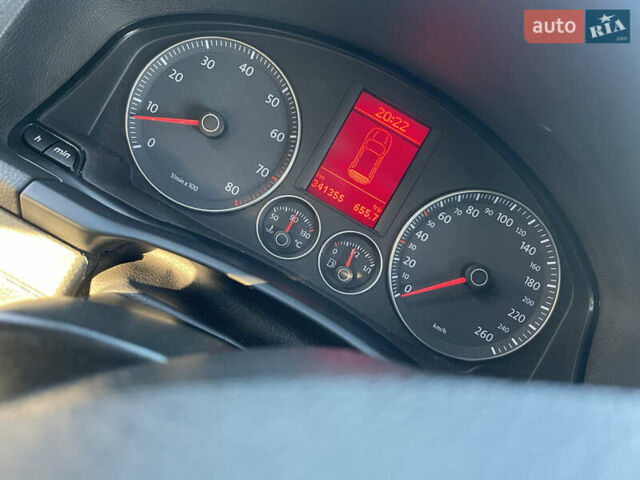 Черный Фольксваген Гольф, объемом двигателя 1.6 л и пробегом 340 тыс. км за 4999 $, фото 34 на Automoto.ua