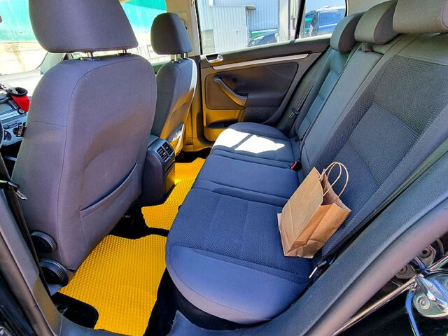 Черный Фольксваген Гольф, объемом двигателя 1.4 л и пробегом 255 тыс. км за 6300 $, фото 5 на Automoto.ua