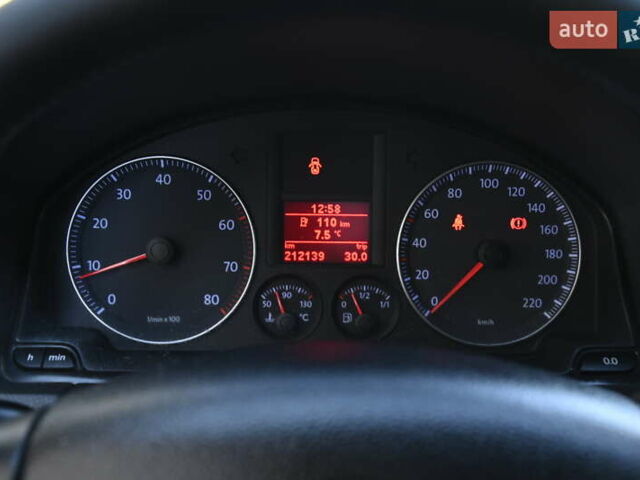 Чорний Фольксваген Гольф, об'ємом двигуна 1.4 л та пробігом 212 тис. км за 5555 $, фото 18 на Automoto.ua