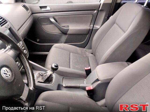 Черный Фольксваген Гольф, объемом двигателя 3.5 л и пробегом 298 тыс. км за 4200 $, фото 2 на Automoto.ua