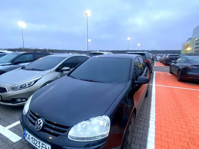 Черный Фольксваген Гольф, объемом двигателя 1.4 л и пробегом 220 тыс. км за 5700 $, фото 1 на Automoto.ua