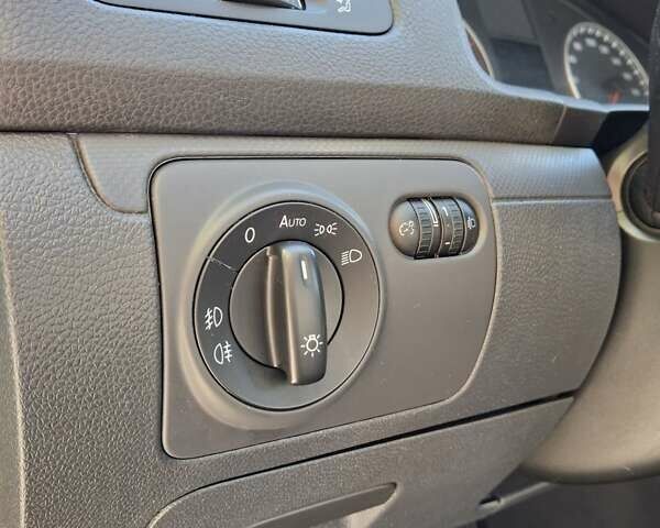 Черный Фольксваген Гольф, объемом двигателя 1.4 л и пробегом 276 тыс. км за 6600 $, фото 23 на Automoto.ua