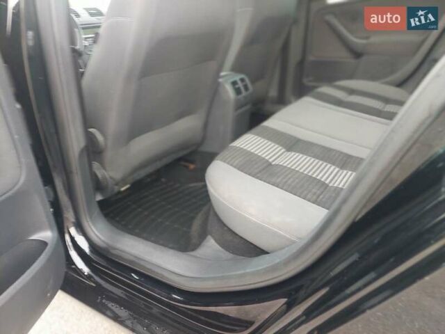 Черный Фольксваген Гольф, объемом двигателя 1.6 л и пробегом 198 тыс. км за 6499 $, фото 26 на Automoto.ua