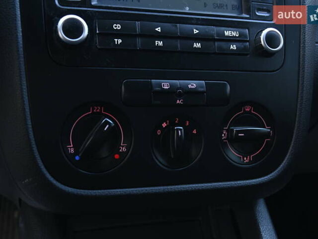 Чорний Фольксваген Гольф, об'ємом двигуна 1.4 л та пробігом 212 тис. км за 5555 $, фото 19 на Automoto.ua