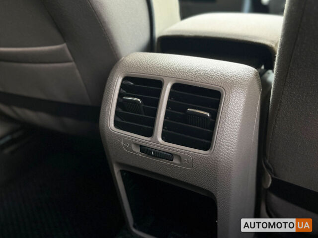 Чорний Фольксваген Гольф, об'ємом двигуна 2 л та пробігом 166 тис. км за 9500 $, фото 23 на Automoto.ua