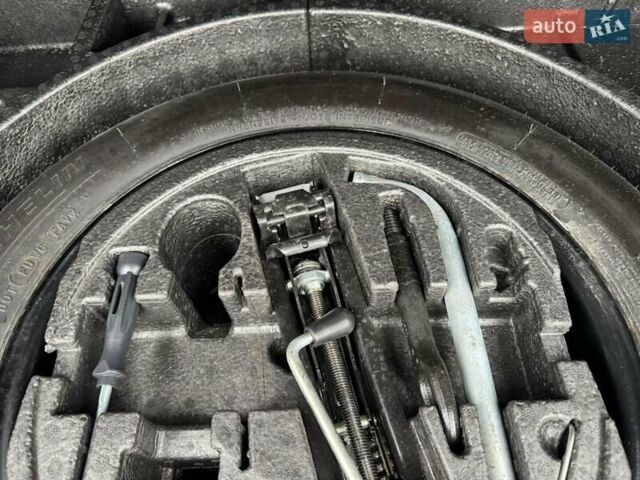 Черный Фольксваген Гольф, объемом двигателя 1.6 л и пробегом 198 тыс. км за 6890 $, фото 33 на Automoto.ua