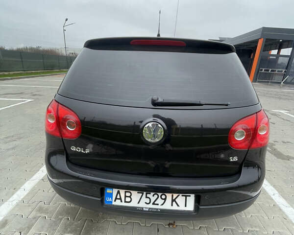 Черный Фольксваген Гольф, объемом двигателя 1.6 л и пробегом 202 тыс. км за 6600 $, фото 5 на Automoto.ua