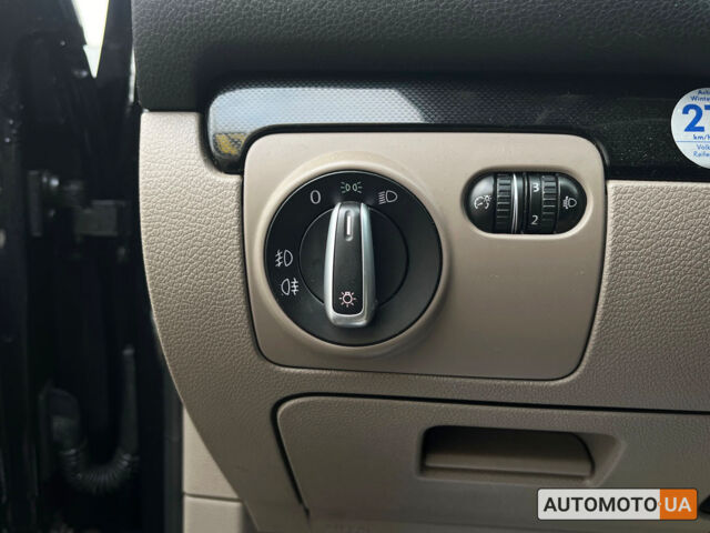 Чорний Фольксваген Гольф, об'ємом двигуна 2 л та пробігом 166 тис. км за 9500 $, фото 10 на Automoto.ua