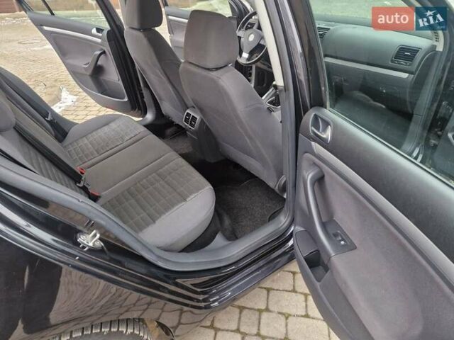 Чорний Фольксваген Гольф, об'ємом двигуна 1.6 л та пробігом 255 тис. км за 6299 $, фото 114 на Automoto.ua