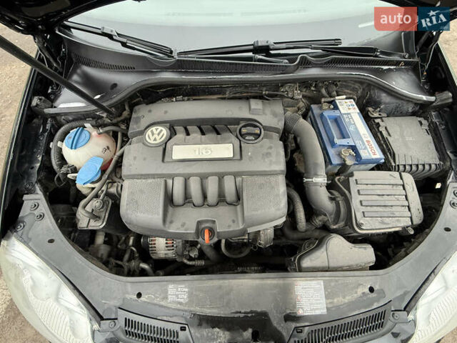 Черный Фольксваген Гольф, объемом двигателя 1.6 л и пробегом 226 тыс. км за 6950 $, фото 14 на Automoto.ua