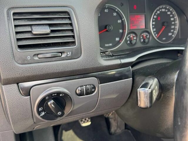 Чорний Фольксваген Гольф, об'ємом двигуна 1.4 л та пробігом 221 тис. км за 5500 $, фото 20 на Automoto.ua