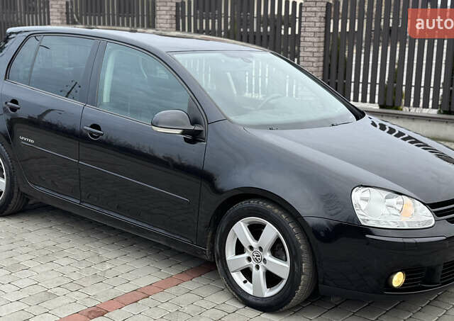 Черный Фольксваген Гольф, объемом двигателя 1.4 л и пробегом 184 тыс. км за 5950 $, фото 2 на Automoto.ua