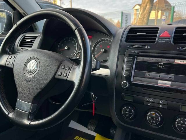 Черный Фольксваген Гольф, объемом двигателя 1.4 л и пробегом 248 тыс. км за 6999 $, фото 15 на Automoto.ua