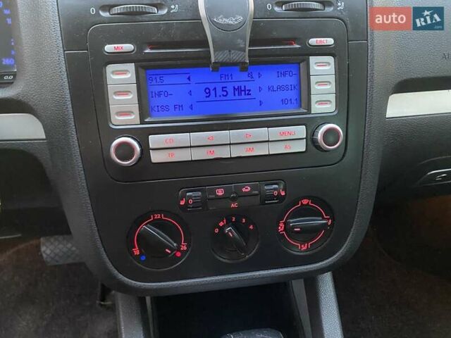 Чорний Фольксваген Гольф, об'ємом двигуна 1.4 л та пробігом 231 тис. км за 6850 $, фото 10 на Automoto.ua