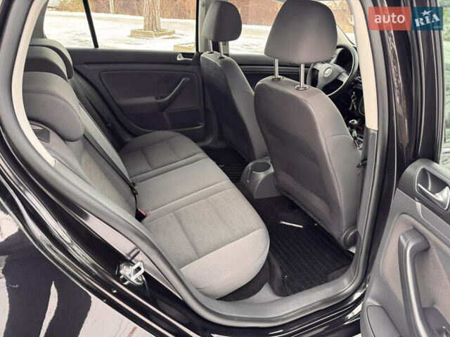 Чорний Фольксваген Гольф, об'ємом двигуна 1.4 л та пробігом 187 тис. км за 6000 $, фото 13 на Automoto.ua