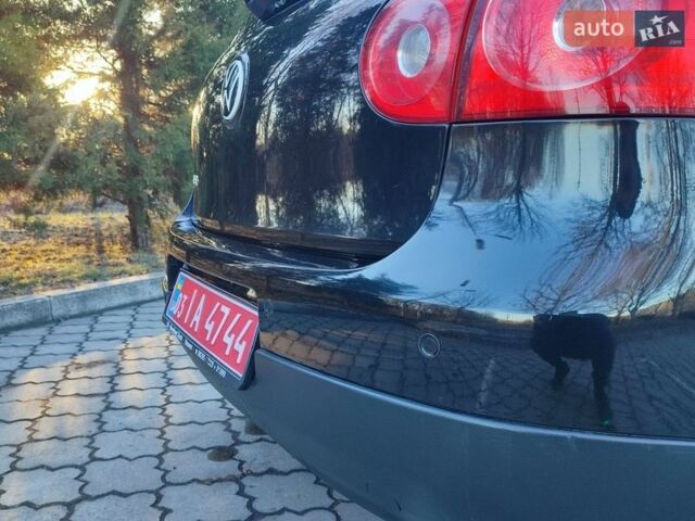 Черный Фольксваген Гольф, объемом двигателя 1.6 л и пробегом 190 тыс. км за 6850 $, фото 20 на Automoto.ua