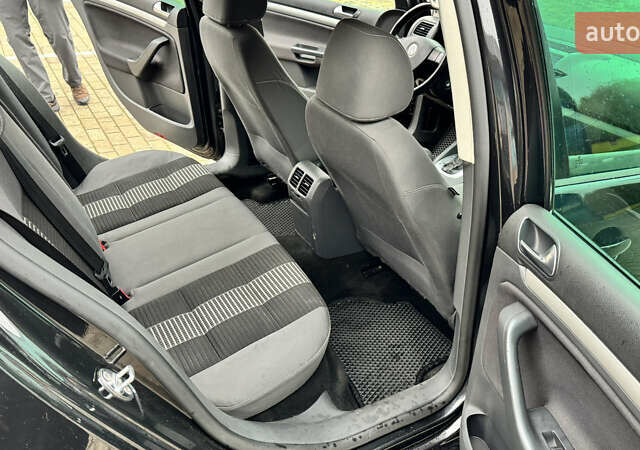 Черный Фольксваген Гольф, объемом двигателя 1.39 л и пробегом 242 тыс. км за 6999 $, фото 23 на Automoto.ua