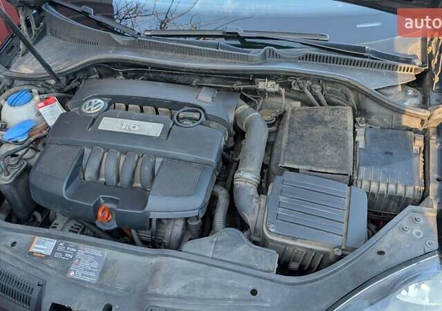 Черный Фольксваген Гольф, объемом двигателя 1.6 л и пробегом 178 тыс. км за 5950 $, фото 4 на Automoto.ua