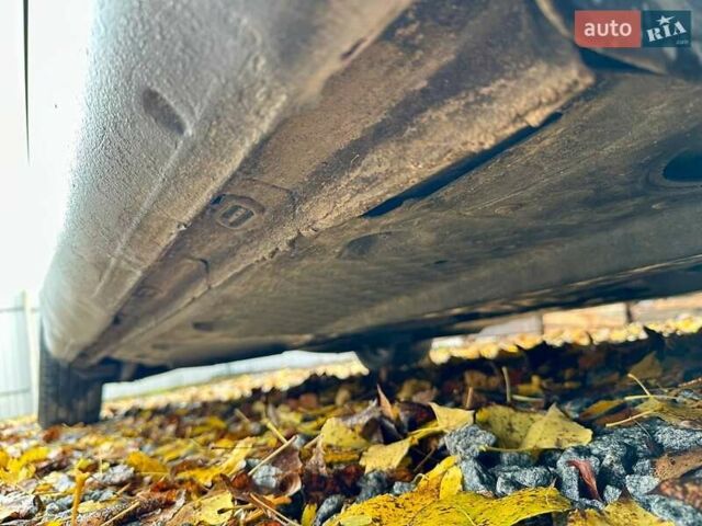 Черный Фольксваген Гольф, объемом двигателя 1.6 л и пробегом 215 тыс. км за 6300 $, фото 98 на Automoto.ua