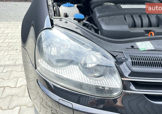 Черный Фольксваген Гольф, объемом двигателя 1.6 л и пробегом 197 тыс. км за 6399 $, фото 8 на Automoto.ua