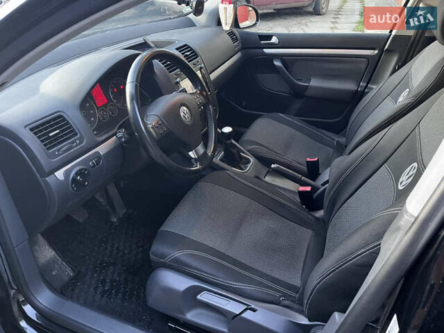 Черный Фольксваген Гольф, объемом двигателя 1.39 л и пробегом 196 тыс. км за 6300 $, фото 2 на Automoto.ua