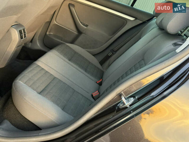 Черный Фольксваген Гольф, объемом двигателя 1.4 л и пробегом 211 тыс. км за 5690 $, фото 58 на Automoto.ua