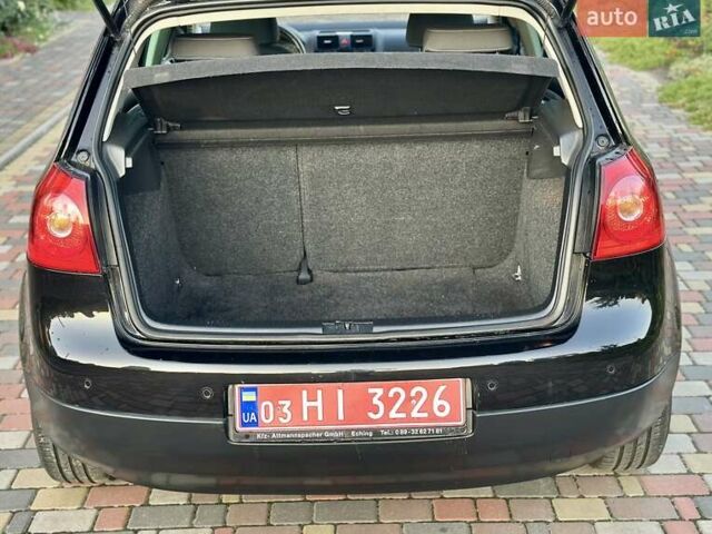 Чорний Фольксваген Гольф, об'ємом двигуна 1.6 л та пробігом 195 тис. км за 6399 $, фото 29 на Automoto.ua