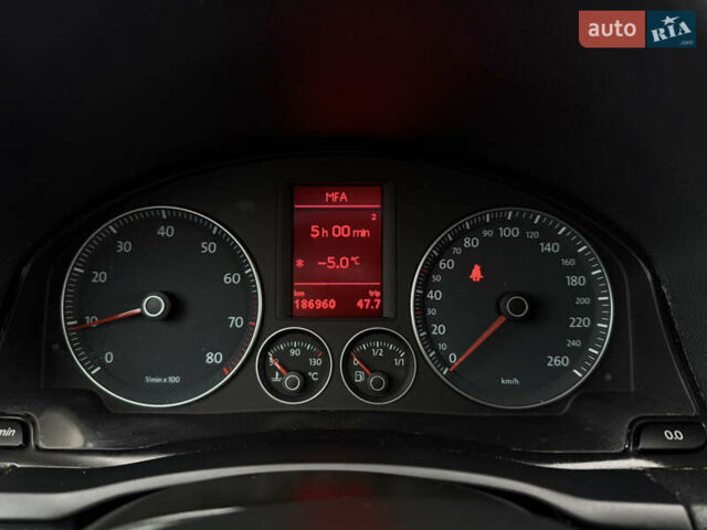 Черный Фольксваген Гольф, объемом двигателя 1.6 л и пробегом 186 тыс. км за 6000 $, фото 106 на Automoto.ua