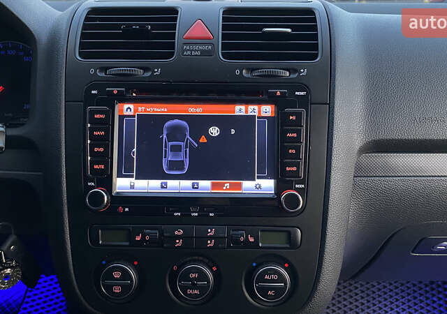 Черный Фольксваген Гольф, объемом двигателя 1.6 л и пробегом 237 тыс. км за 6000 $, фото 9 на Automoto.ua