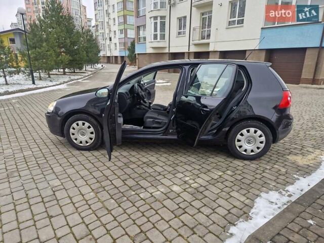 Чорний Фольксваген Гольф, об'ємом двигуна 1.6 л та пробігом 255 тис. км за 6299 $, фото 93 на Automoto.ua