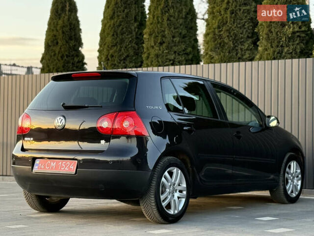 Черный Фольксваген Гольф, объемом двигателя 1.4 л и пробегом 211 тыс. км за 5690 $, фото 44 на Automoto.ua